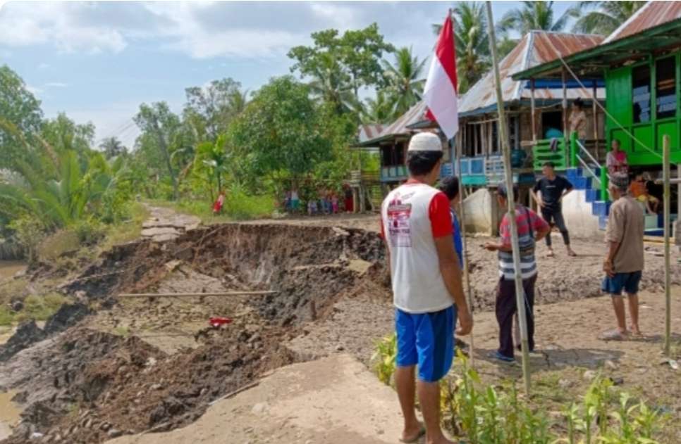 Jalan Amblas, 10 Desa di Kabupaten Banyuasin Terancam Terisolir