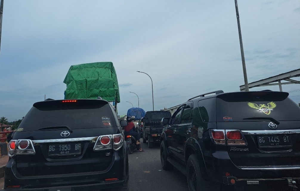 Arus Lalu Lintas Jalintim di Sungai Lilin Pagi Ini Padat Merayap, Akibat Aktifitas Pasar