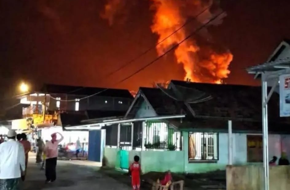 Kebakaran di Kelurahan Mangunjaya Babat Toman, Hanguskan Gudang Barang