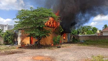 Banyuasin III, Satu Rumah Ludes Terbakar 