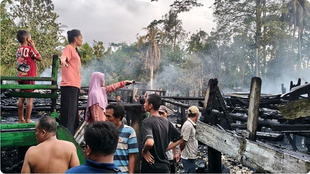17 Rumah Hangus Terbakar di Tanjung Lago, Satu Warga Meninggal Dunia Karena Syok