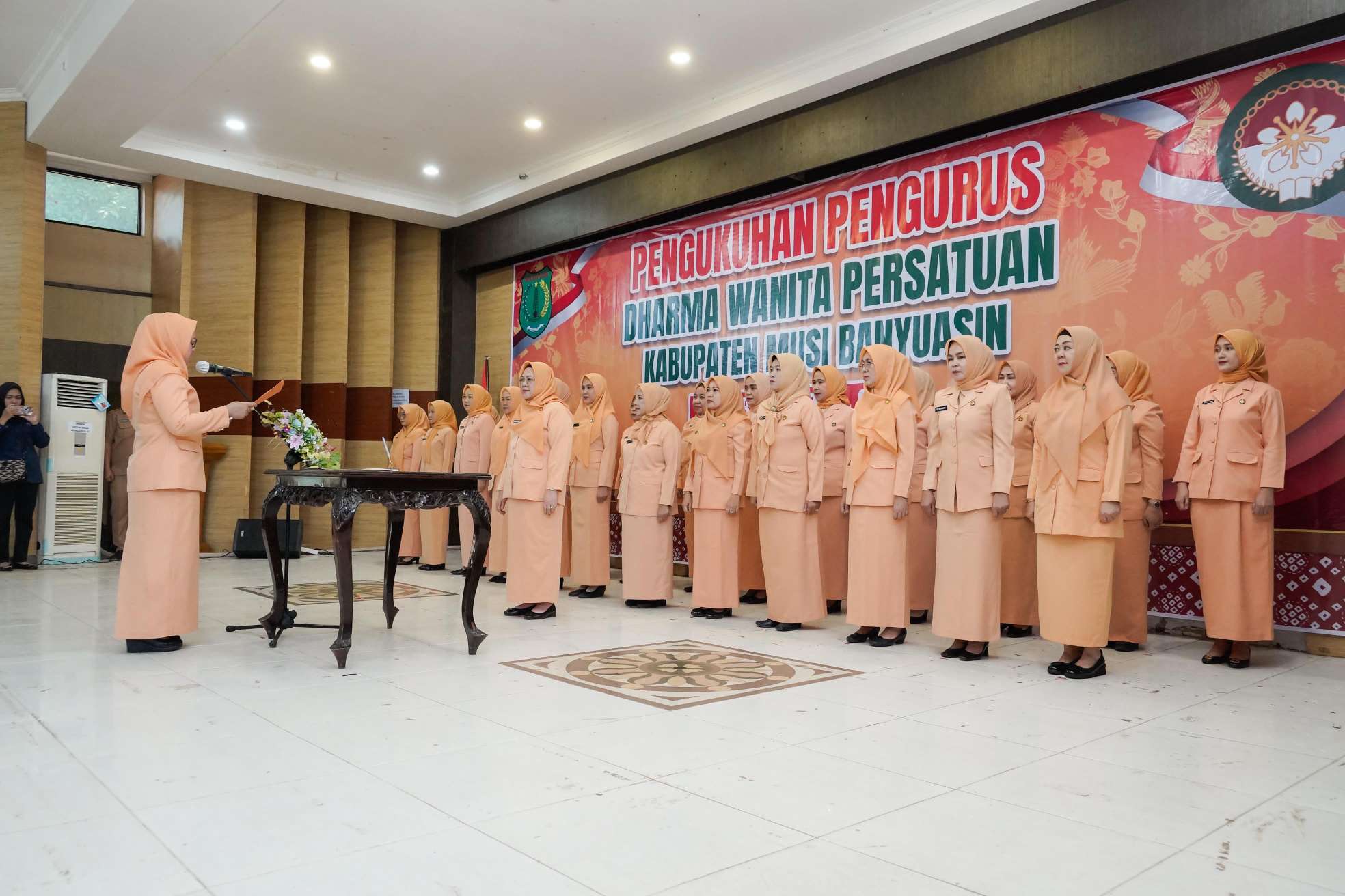 Pengurus DWP Kabupaten Muba 2024–2029 Resmi Dikukuhkan, Perkuat Peran Perempuan Mandiri dan Berkarya 