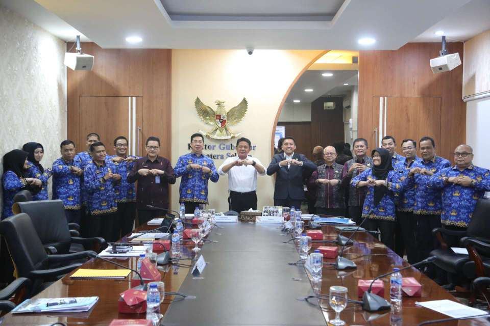 Gubernur Herman Deru Komitmen Bantu Perbaikan Infrastruktur Jalan dan Pembangunan RTLH di Kabupaten Ogan Ilir 