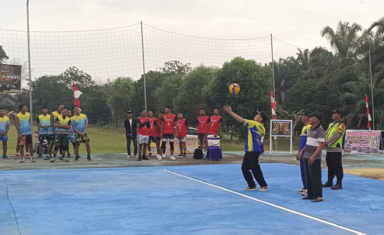 Peringati HUT Desa Ke 43, Pemdes Cinta Damai Gelar Semi Open Turnamen Bola Volly