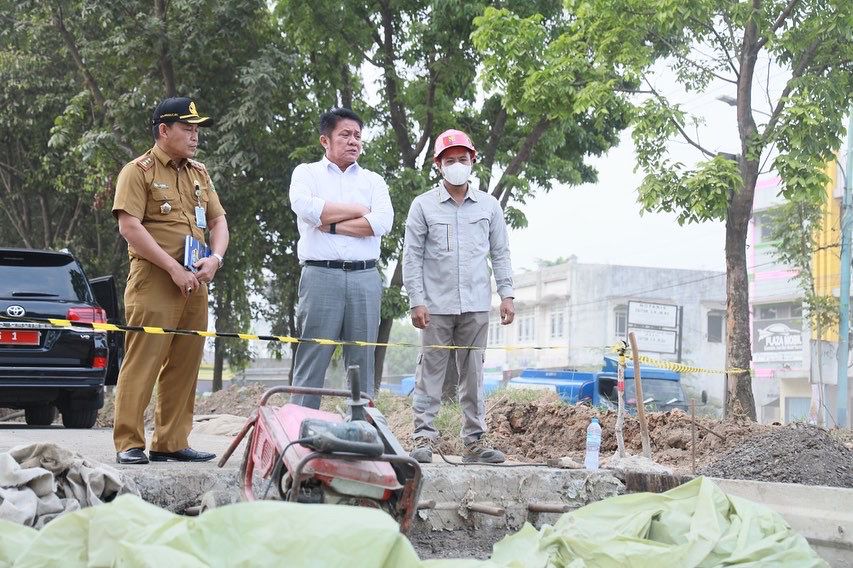 Respon Keluhan Masyarakat Terkait Kemacetan, Herman Deru Sidak Pembangunan Jalan Alamsyah Ratu Prawiranegara