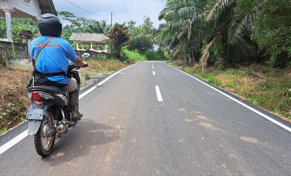 Jalan Penghubung Desa Sumber Rejeki menuju Sukadamai Baru Sungai Lilin Mulus