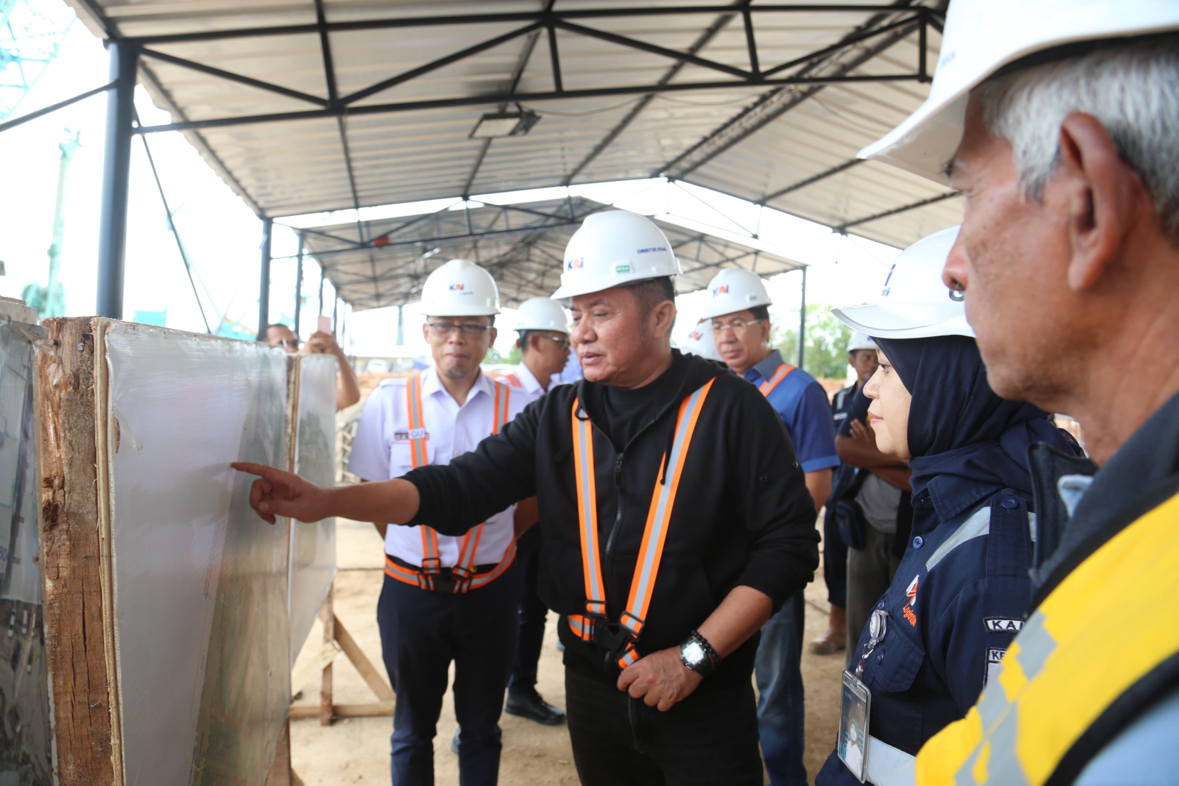 Tinjau Pembangunan Terminal Bongkar Muat Batubara Keramasan, Herman Deru Optimis Awal 2027 Beroperasi