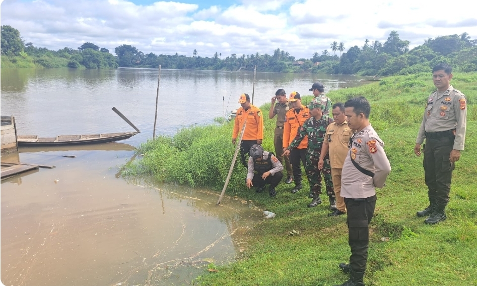 Antisipasi Banjir, Satgas Gabungan Sanga Desa Pantau Debit Sungai Musi