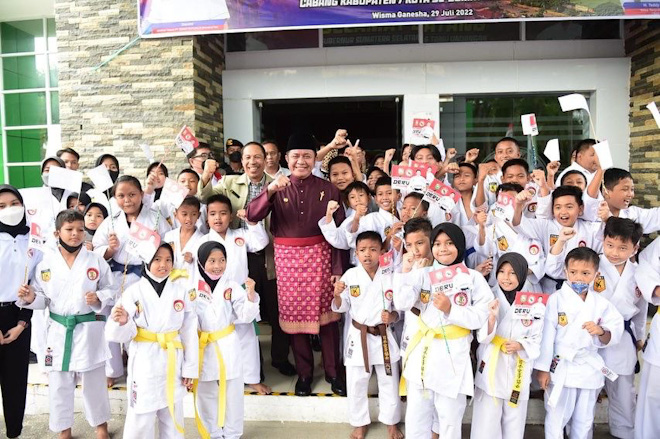 Herman Deru Dorong Lemkari OKU Efektifkan Langkah Cari Bibit Atlet Karate Berbakat Melalui Sekolah