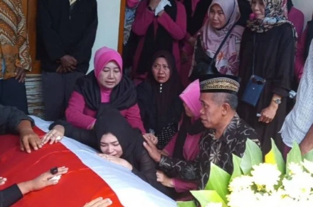 Helikopter Polri Jatuh: Pilot Belum Ditemukan