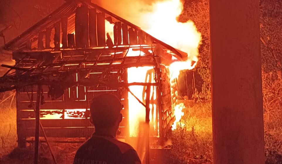 Akibat Korsleting Listrik, Rumah Warga Kelurahan Babat Terbakar