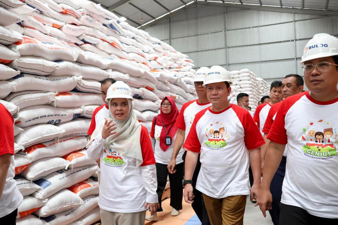 Pemprov Sumsel dan Bapanas RI Periksa Ketersediaan Stok Beras di Gudang Bulog dan Penggilingan Padi