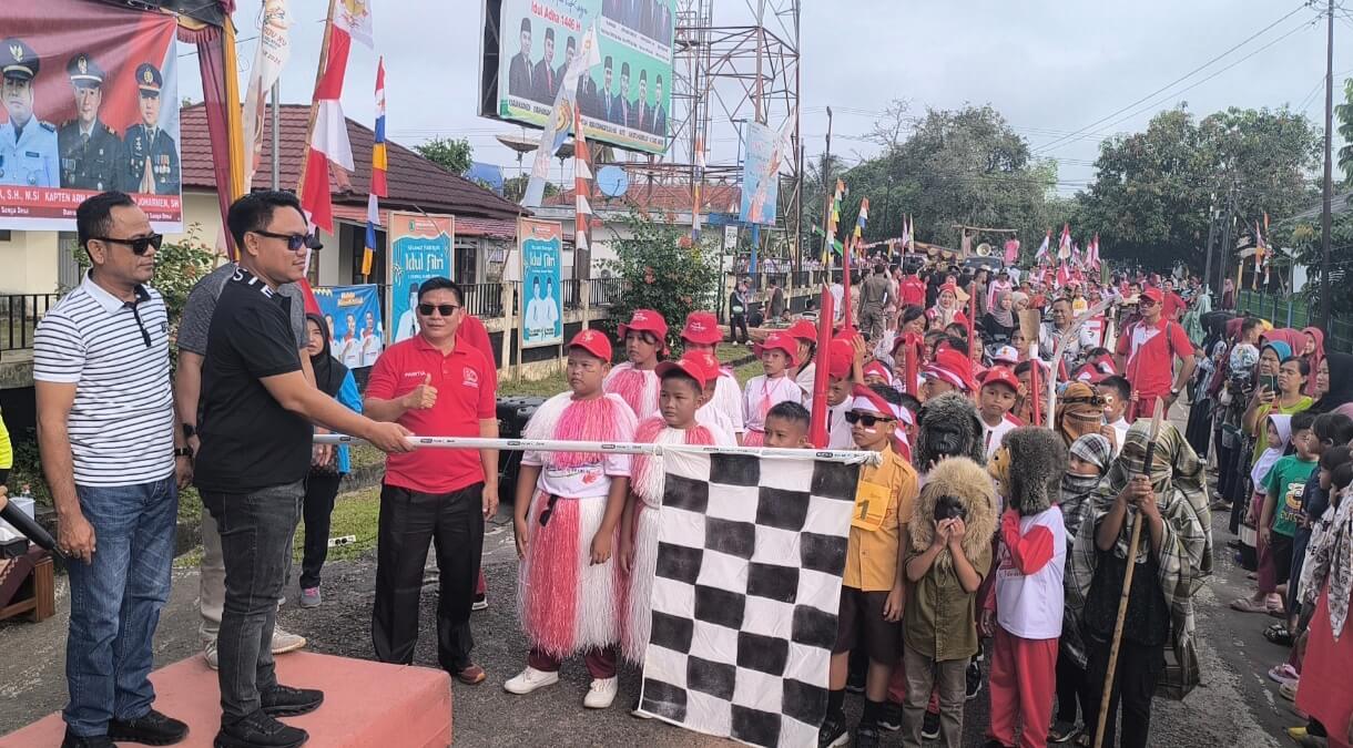 Ribuan Peserta Meriahkan Karnaval HUT ke-80 RI di Kecamatan Sanga Desa