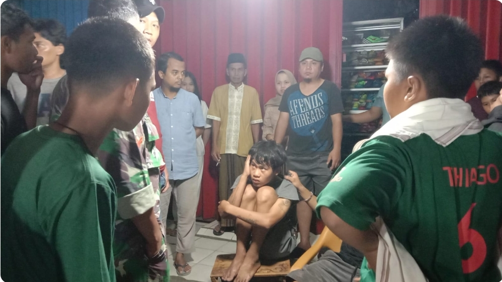 Efek Pemadaman Listrik, Warga Lubuk Linggau Gelar Aksi Bakar Ban di Depan Kantor PLN