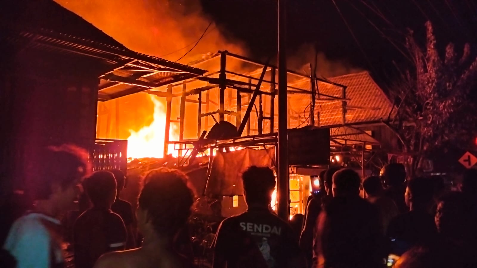 6 Unit Sepeda Motor dan Satu Rumah Hangus Terbakar, Ini Penyebabnya..