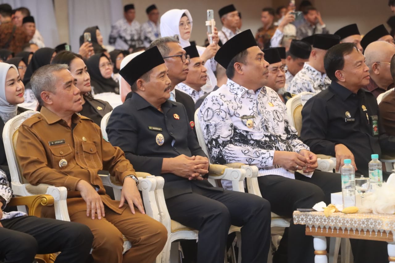 Wabup Muba Hadiri Puncak HUT ke-80 PGRI dan HGN 2025, Ajak Guru Perkuat Pembelajaran Bermakna