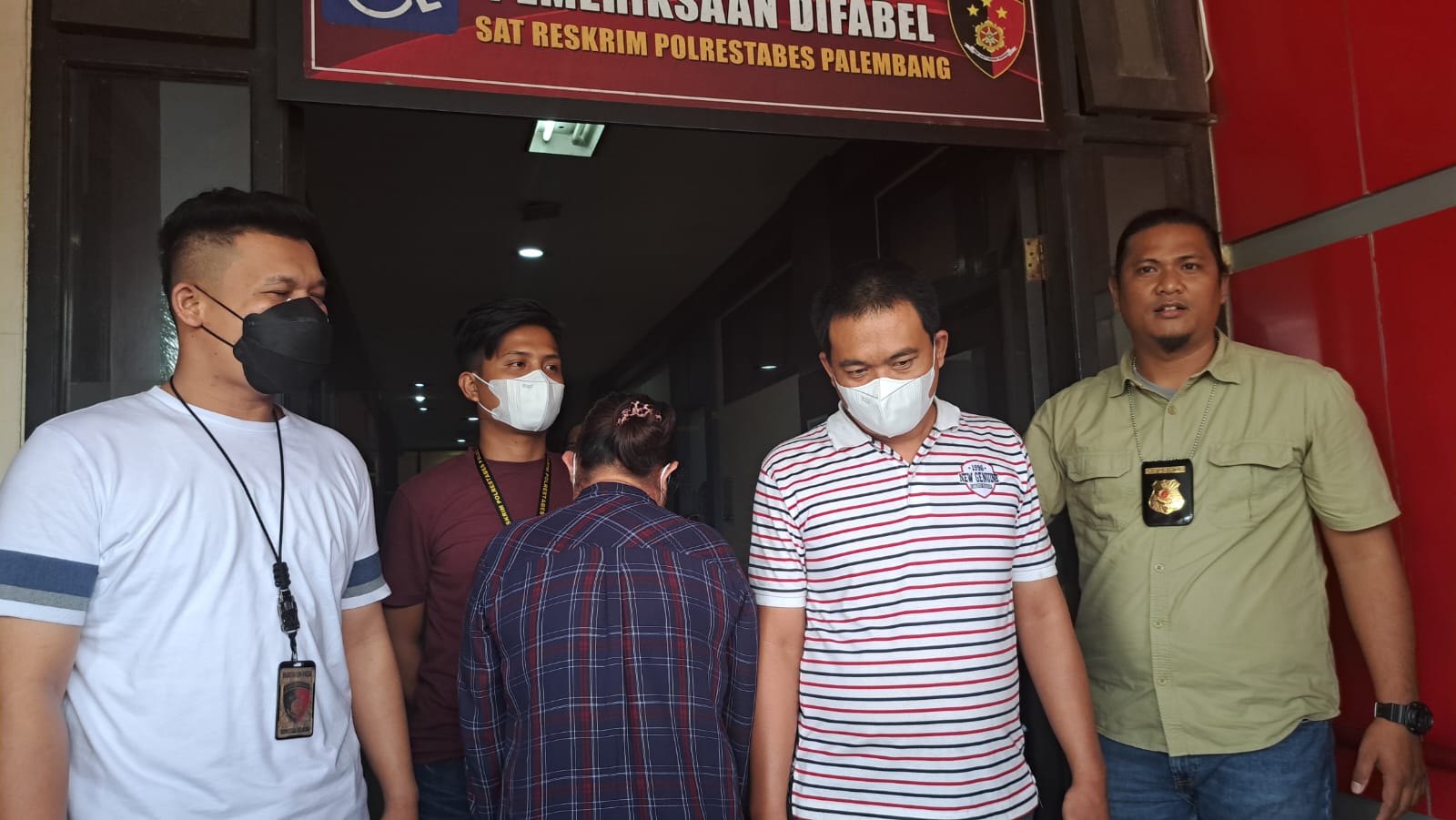 Aksi Mencopetnya Terekam Kamera CCTV, Pasutri di Palembang Masuk Bui