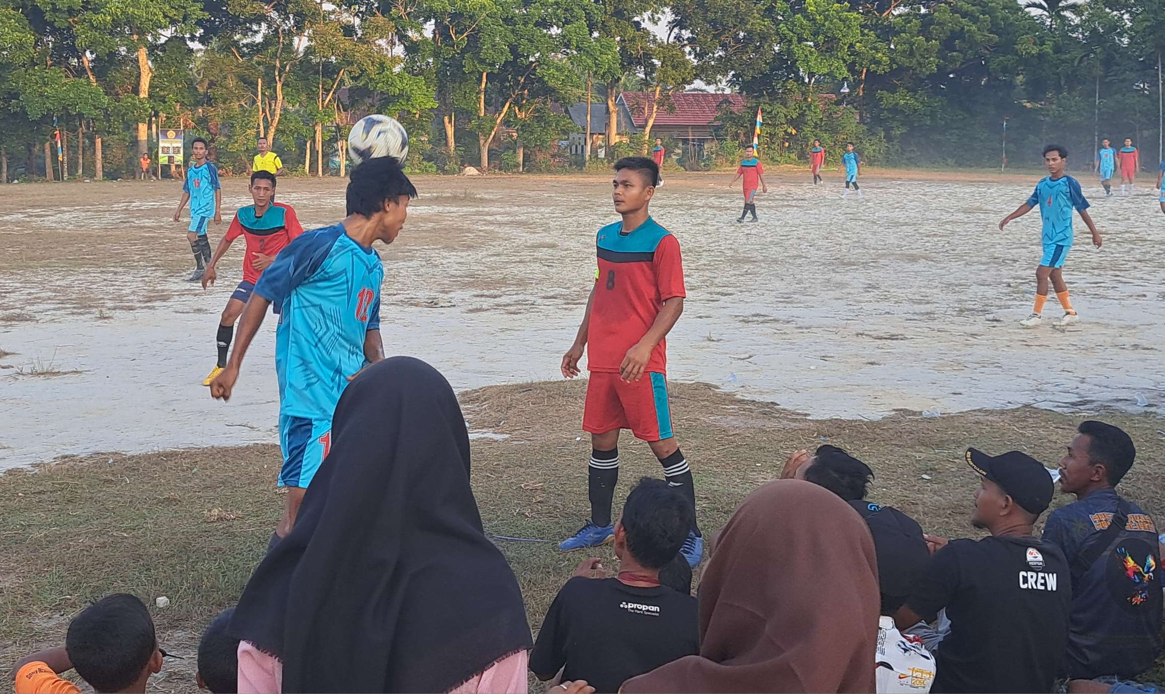 Memeriahkan HUT RI, Pemdes Bumi Kencana Gelar Turnamen Sepakbola Antar Dusun