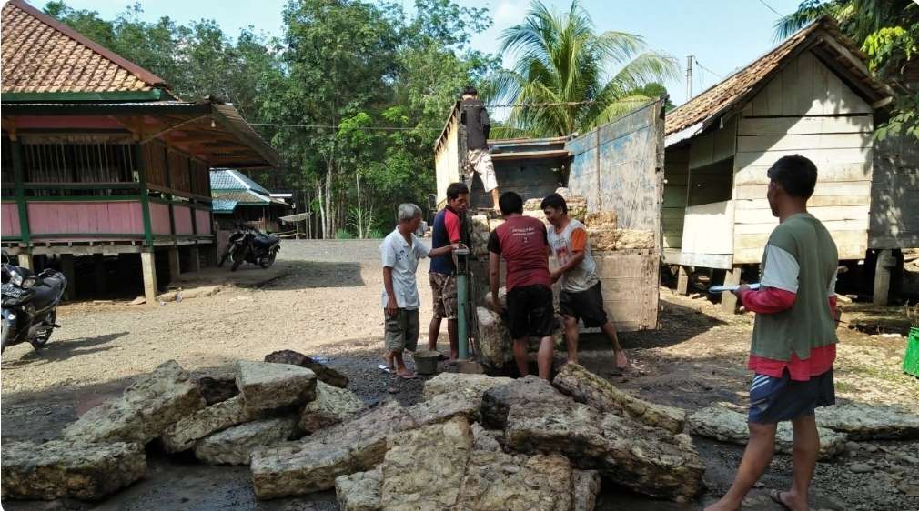 Jelang Akhir Tahun Harga Getah di Sanga Desa Membaik, Petani Bisa Tersenyum