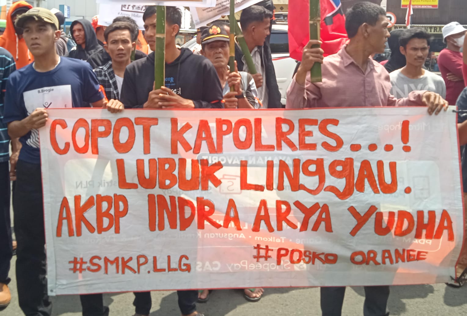 Warga Geruduk Mapolres Lubuklinggau, Minta Kapolres Dicopot, Buntut Dugaan Kasus Kriminalisasi Pedagang