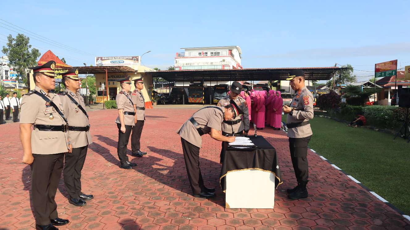 Kapolres Muba Pimpin Sertijab Pejabat Utama dan Kenaikan Pangkat Personil