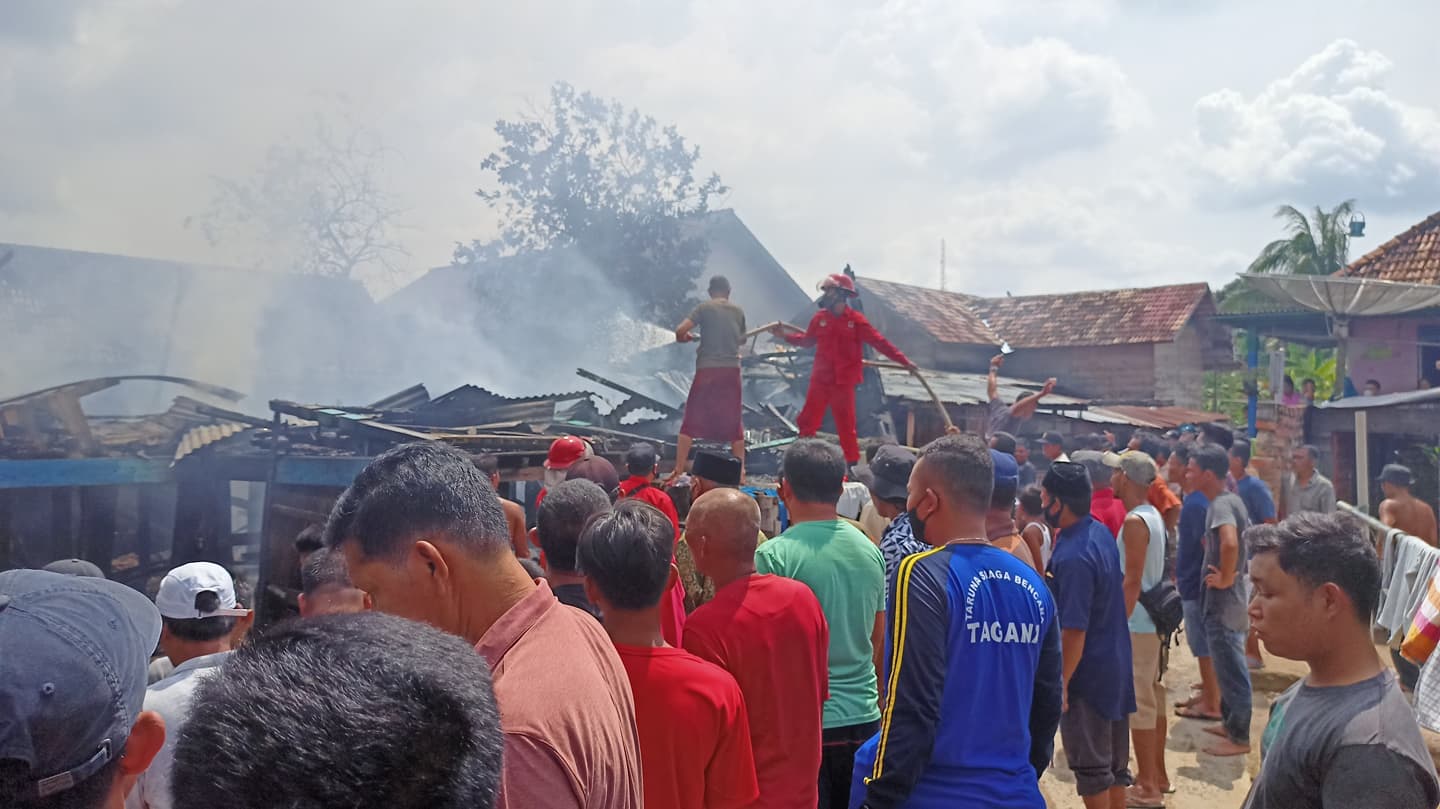 Di Bayung Lencir, Dua Rumah Ludes Terbakar
