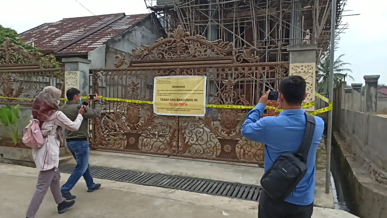 Sita Rumah Tersangka  Antigen Bekas