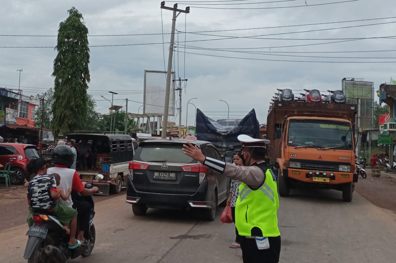 Fuso Rusak, Jalintim Dipasar Lilin Tersendat