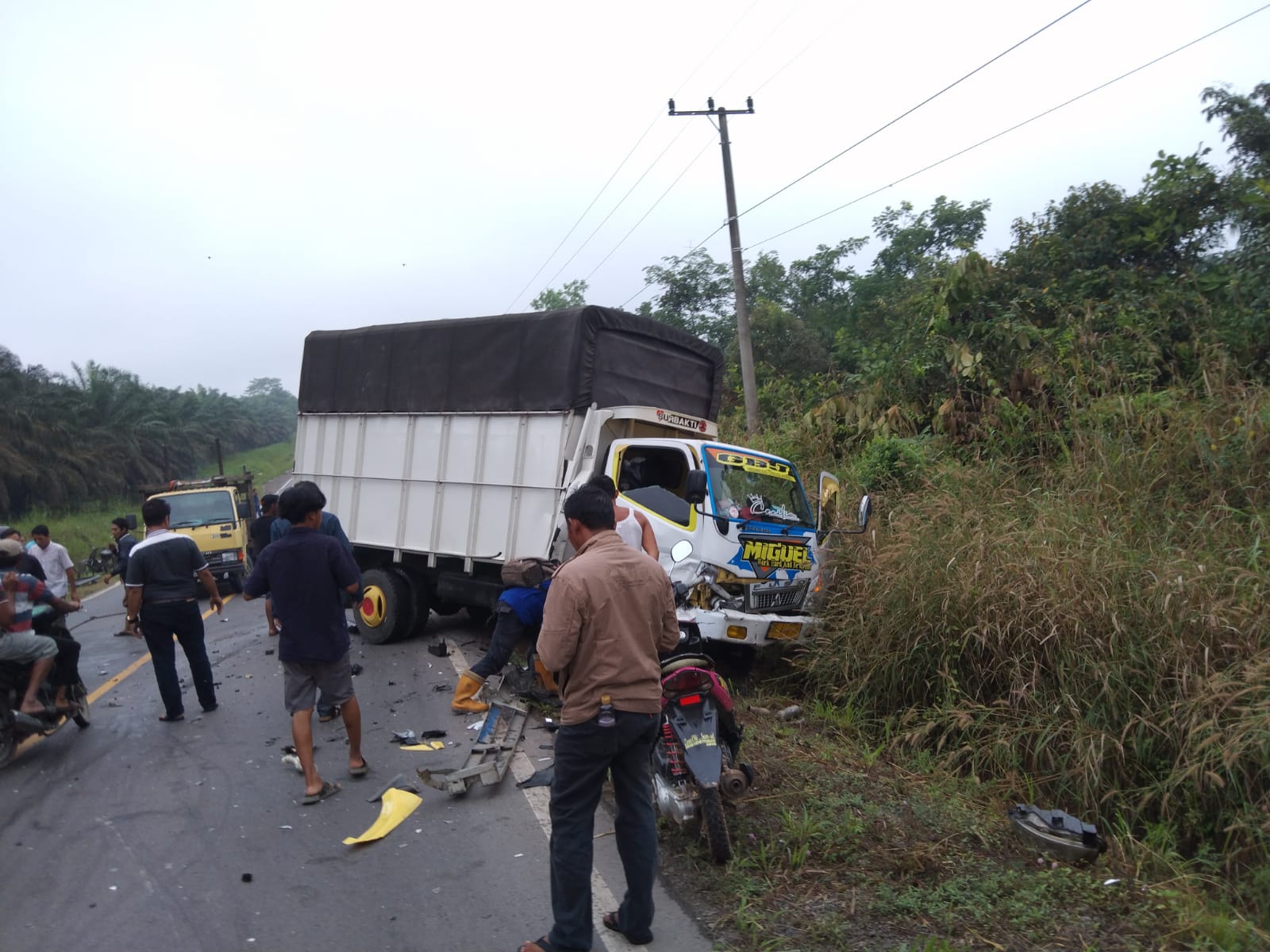 Di Peninggalan, 4 Kendaraan Lakalantas Beruntun