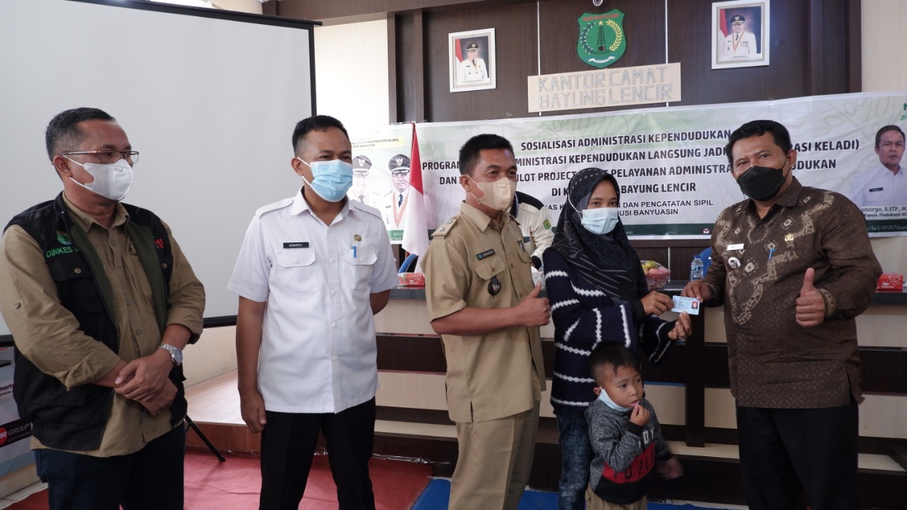 Ujicoba Pilot Project Pembukaan Loket Pelayanan Adminduk dimulai di Kecamatan Bayung Lencir