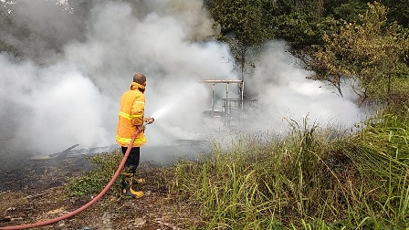 Limbah Minyak di Wilayah Pertamina EP Terbakar , Nyaris Mengenai Rumah Warga