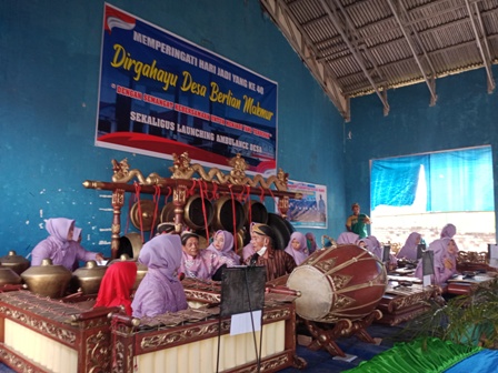 Grup Karawitan Desa Berlian Makmur Beranggotakan Ibu PKK