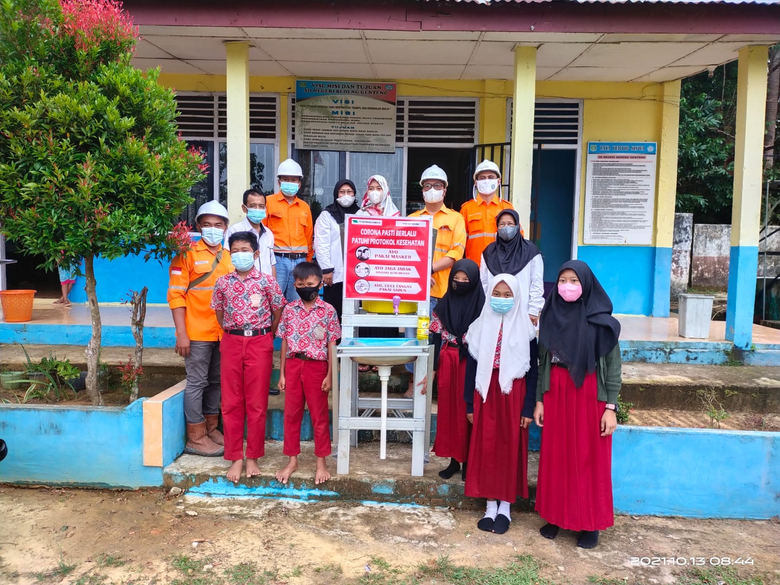Kegiatan CSR/PPM PT Baturona, Bantu Alat Cuci Tangan ke SD & Paud