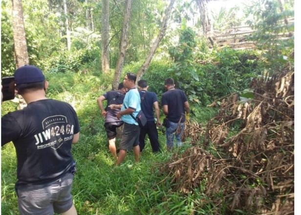 Mrs X Dibungkus Karung, Tangan Kakinya Terikat