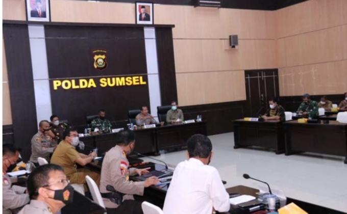 998 Sumur Minyak Ilegal Ditutup dan Amankan 6 Tersangka