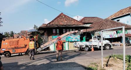 Banyak Petakan-petakan Lobang, Harapkan Perbaikan Jalan Jalinteng Dikebut