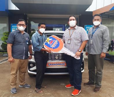 BRI Kanca Sekayu Serahkan Mobil Ertiga ke Bayu Susmadi