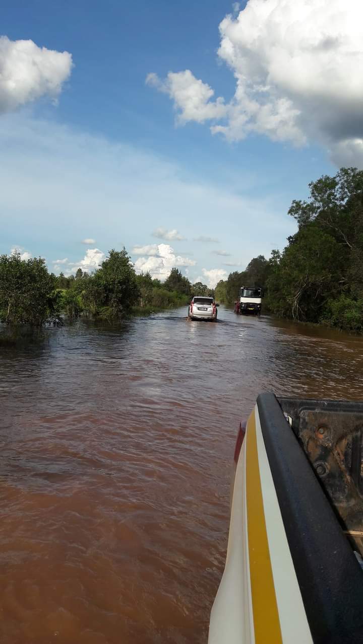 Hampir Seminggu Akses Jalan Terendam Banjir