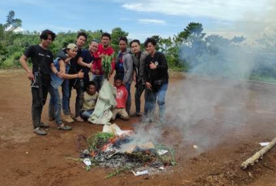 Ayah dan Anak Punya Ladang Ganja