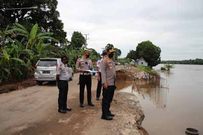 Longsor Bertambah Lebar, Polres dan Dishub Cek TKP