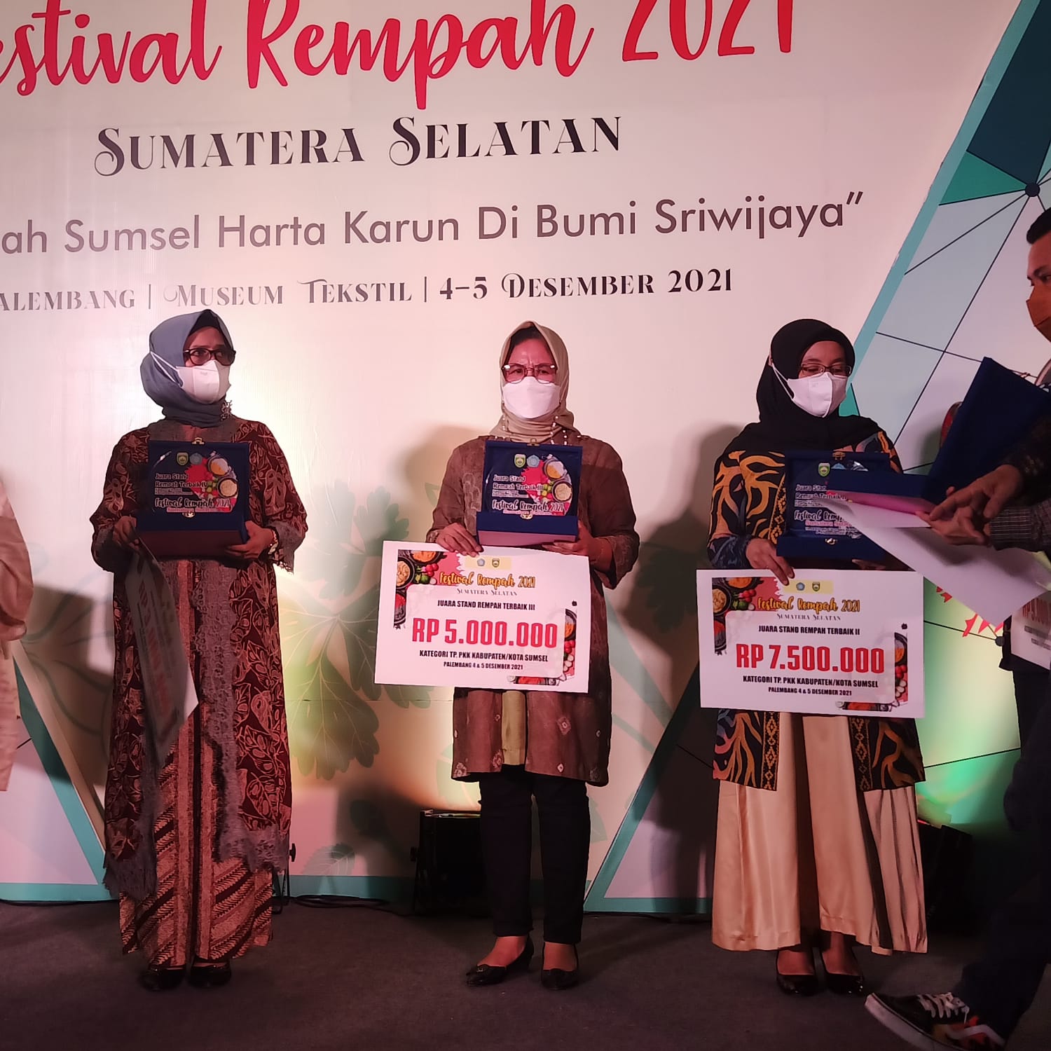 Festival Rempah, Susy Imelda Antar Muba Juara Stand Rempah Terbaik 3