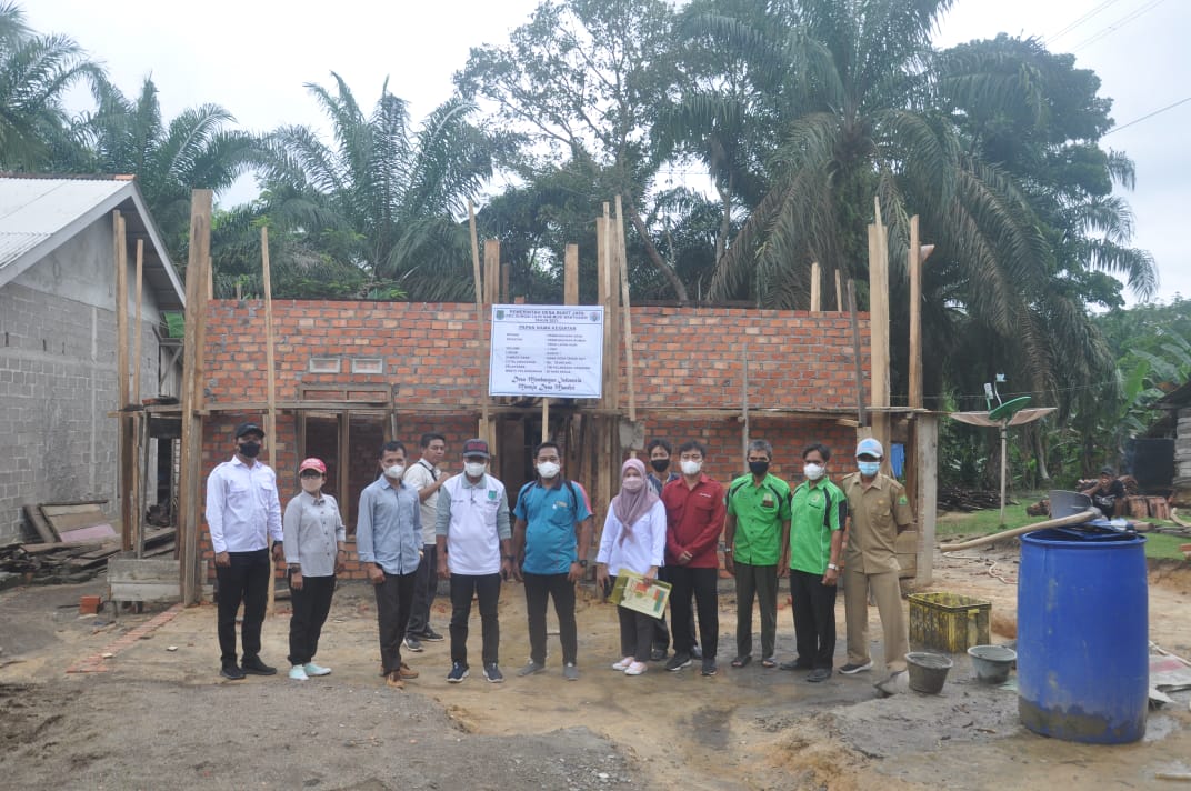 Pemdes Bukit Jaya Rehap Rumah Warga Tak Layak