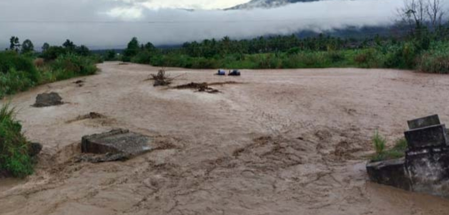 Sungai Air Keruh Meluap, 3 Desa Banjir, Jembatan Putus