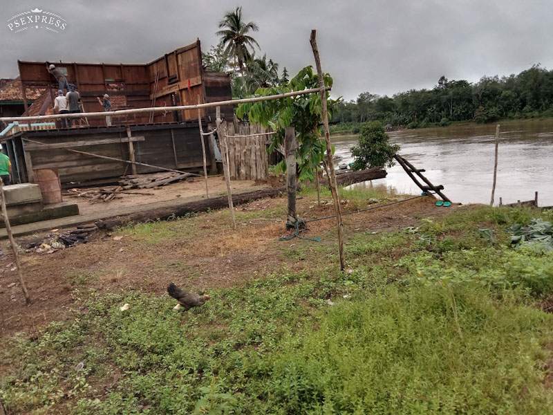 Rumah Warga Ulak Embacang Hanyut Terbawa Longsor