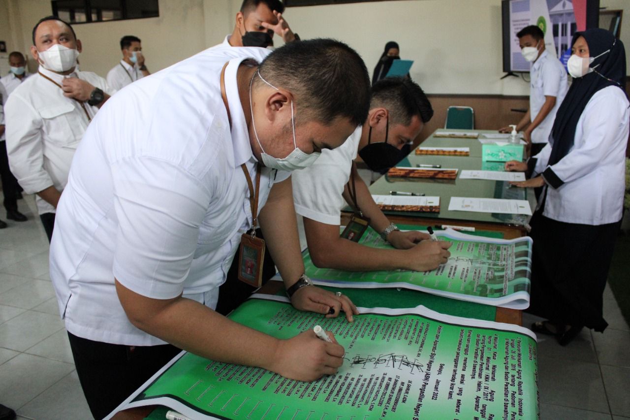 Cegah Korupsi, Hakim dan Pegawai PN Sekayu Tanda Tangan Pakta Integritas