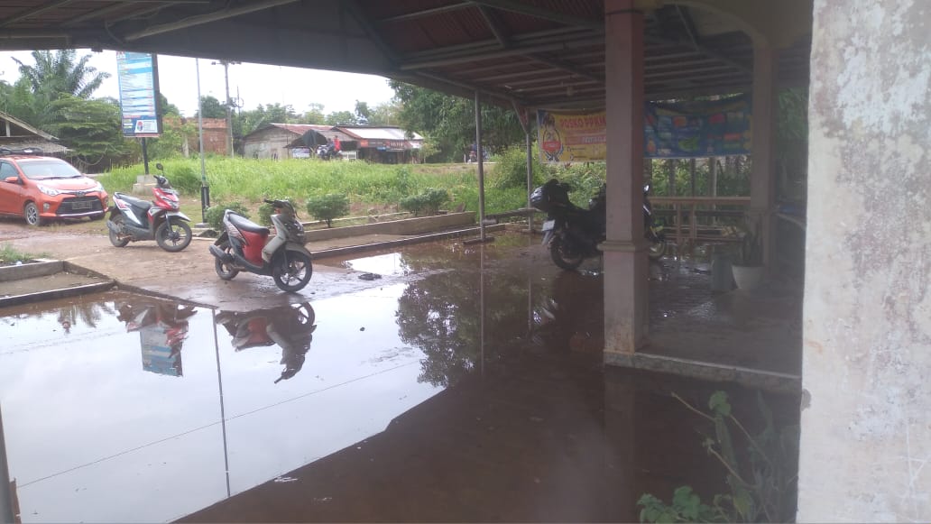 Kantor Desa Pinang Banjar Banjir, Aktifitas Terganggu