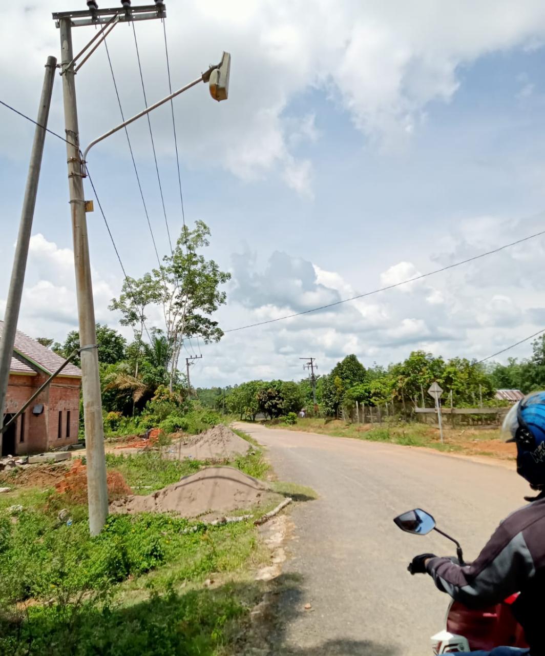 Penghubung Dua Kecamatan ini, Banyak Lampu Jalan Rusak