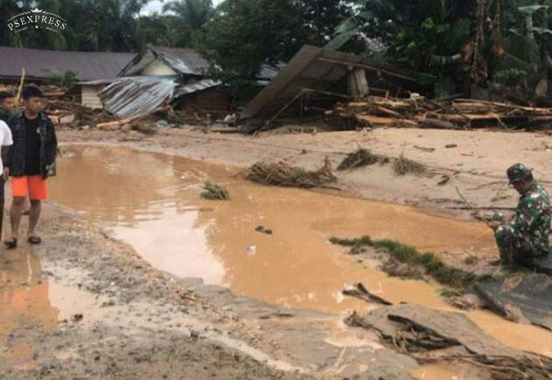 Belasan Rumah di Padang Lawas Hanyut Akibat Banjir Bandang