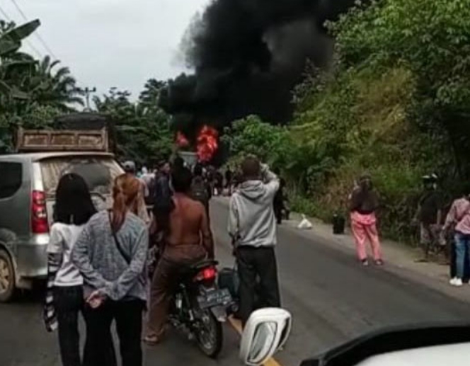 Bus Jurusan Medan-Palembang Terbakar di Jambi, Diduga Korsleting Listrik