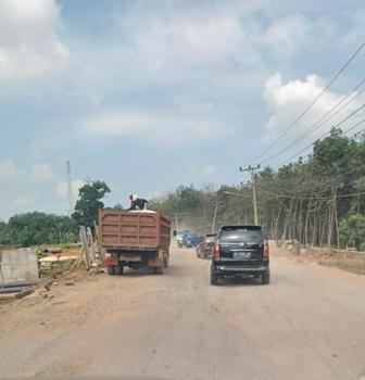 Keluhkan Debu Beterbangan